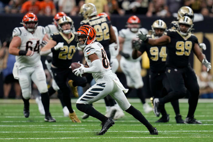 Cincinnati Bengals wide receiver Tyler Boyd (83) catches a pass against the New Orleans Saints. © Cara Owsley/The Enquirer / USA TODAY NETWORK
